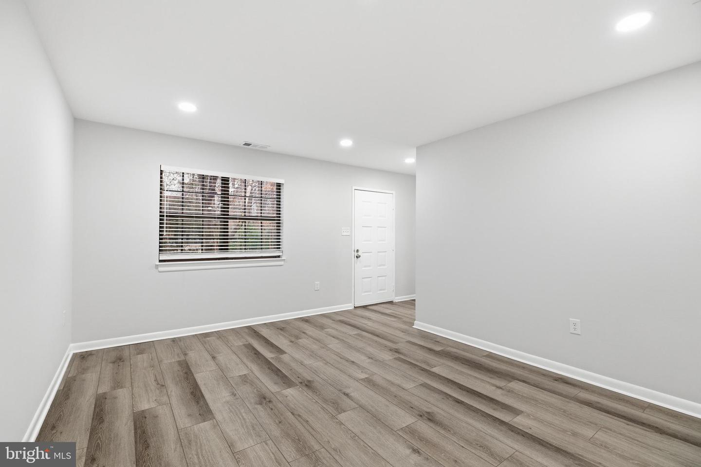 2006 HEADLANDS CIR, RESTON, Virginia 20191, 3 Bedrooms Bedrooms, ,2 BathroomsBathrooms,Residential,For sale,2006 HEADLANDS CIR,VAFX2285182 MLS # VAFX2285182 2006 HEADLANDS CIR, RESTON, Virginia 20191, 3 Bedrooms Bedrooms, ,2 BathroomsBathrooms,Residential,For sale,2006 HEADLANDS CIR,VAFX2285182 MLS # VAFX2285182