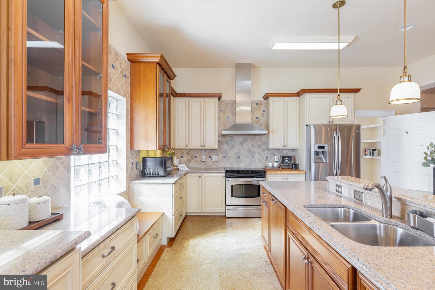 913-B CAROLINE, FREDERICKSBURG, Virginia 22401, 3 Bedrooms Bedrooms, ,2 BathroomsBathrooms,Residential,For sale,913-B CAROLINE,VAFB2009504 MLS # VAFB2009504