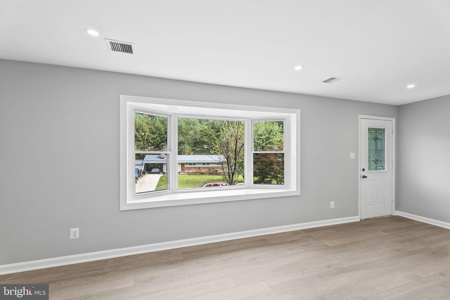 5822 BROOKVIEW DR, ALEXANDRIA, Virginia 22310, 5 Bedrooms Bedrooms, ,2 BathroomsBathrooms,Residential,For sale,5822 BROOKVIEW DR,VAFX2269258 MLS # VAFX2269258