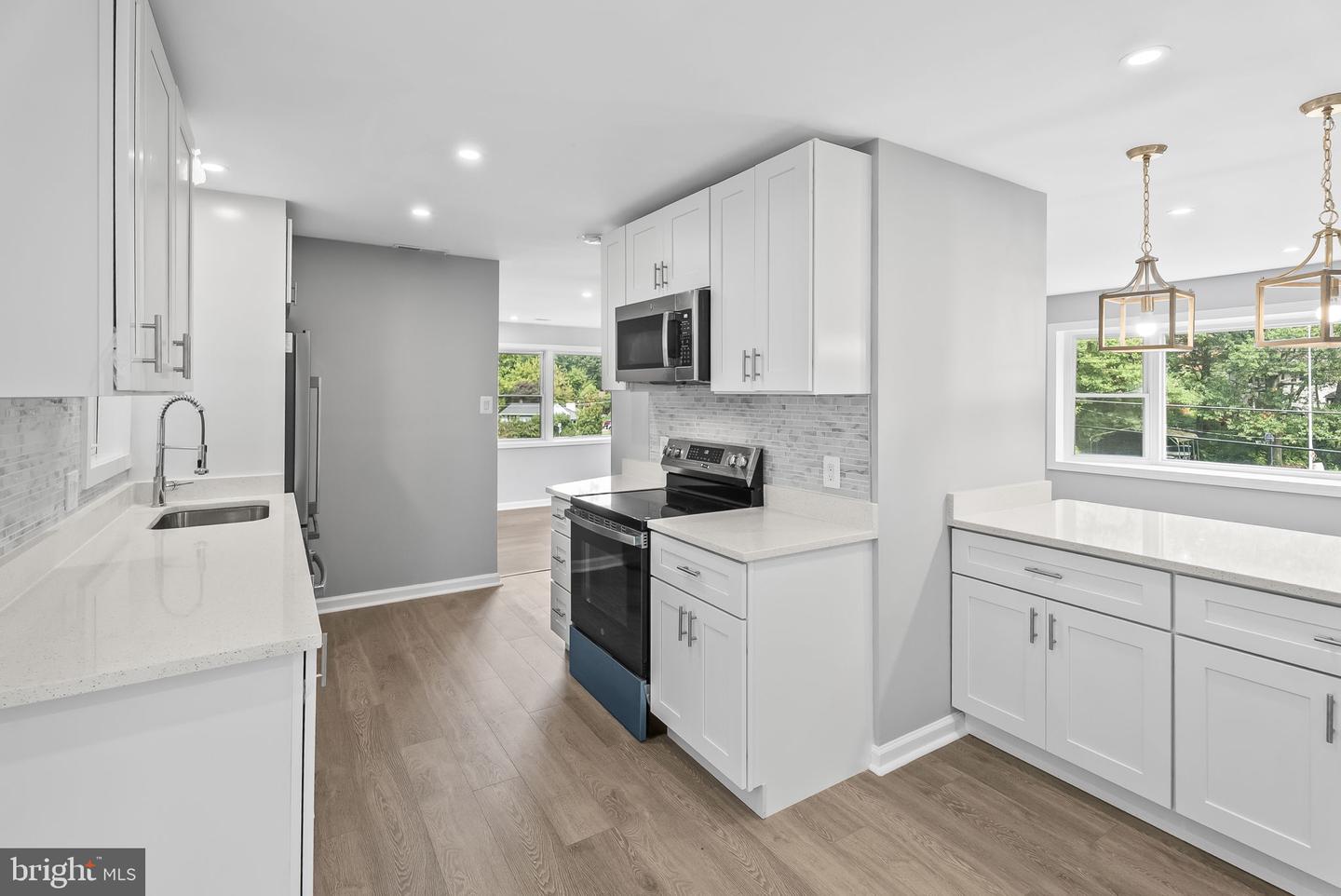 5822 BROOKVIEW DR, ALEXANDRIA, Virginia 22310, 5 Bedrooms Bedrooms, ,2 BathroomsBathrooms,Residential,For sale,5822 BROOKVIEW DR,VAFX2269258 MLS # VAFX2269258