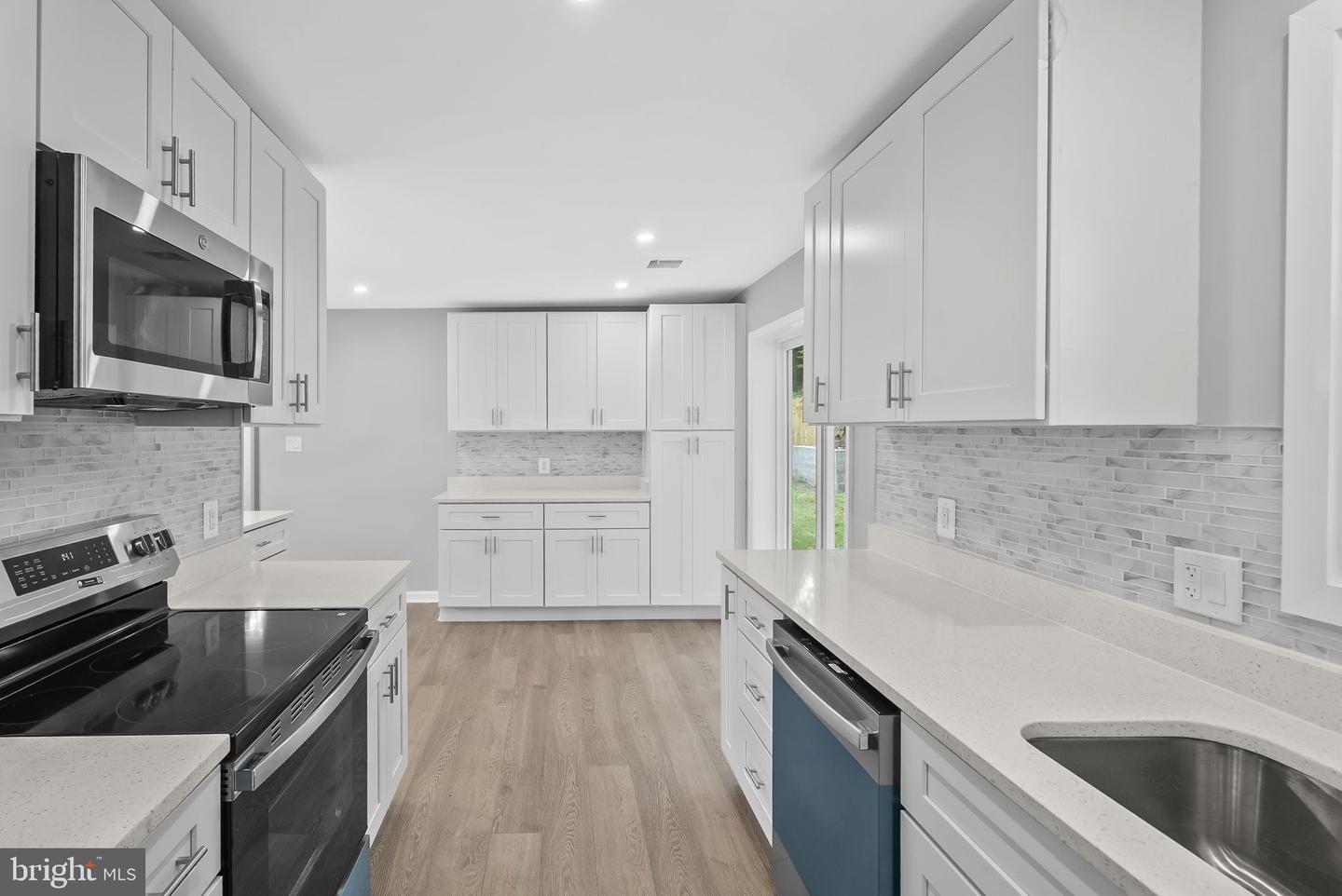 5822 BROOKVIEW DR, ALEXANDRIA, Virginia 22310, 5 Bedrooms Bedrooms, ,2 BathroomsBathrooms,Residential,For sale,5822 BROOKVIEW DR,VAFX2269258 MLS # VAFX2269258