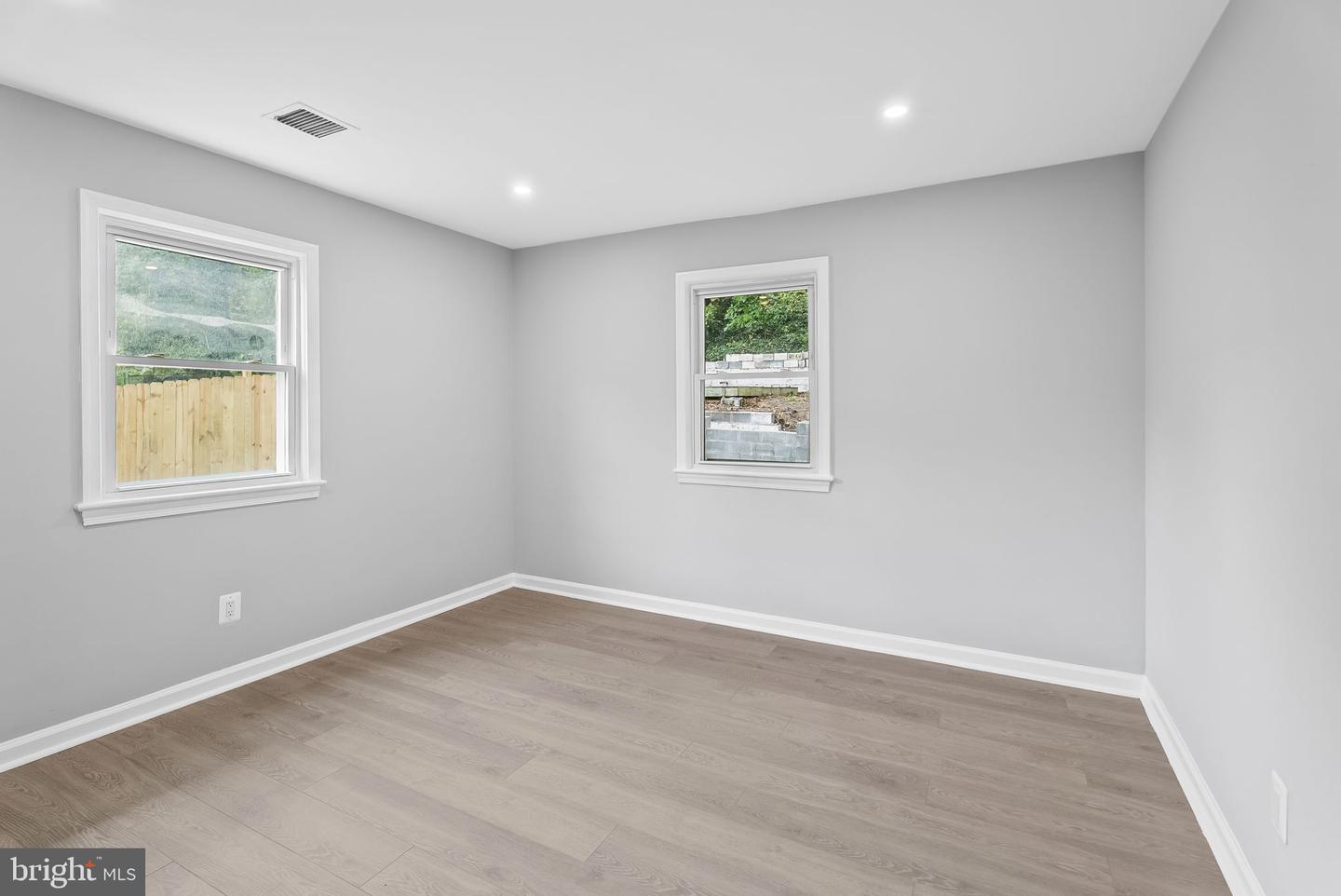 5822 BROOKVIEW DR, ALEXANDRIA, Virginia 22310, 5 Bedrooms Bedrooms, ,2 BathroomsBathrooms,Residential,For sale,5822 BROOKVIEW DR,VAFX2269258 MLS # VAFX2269258