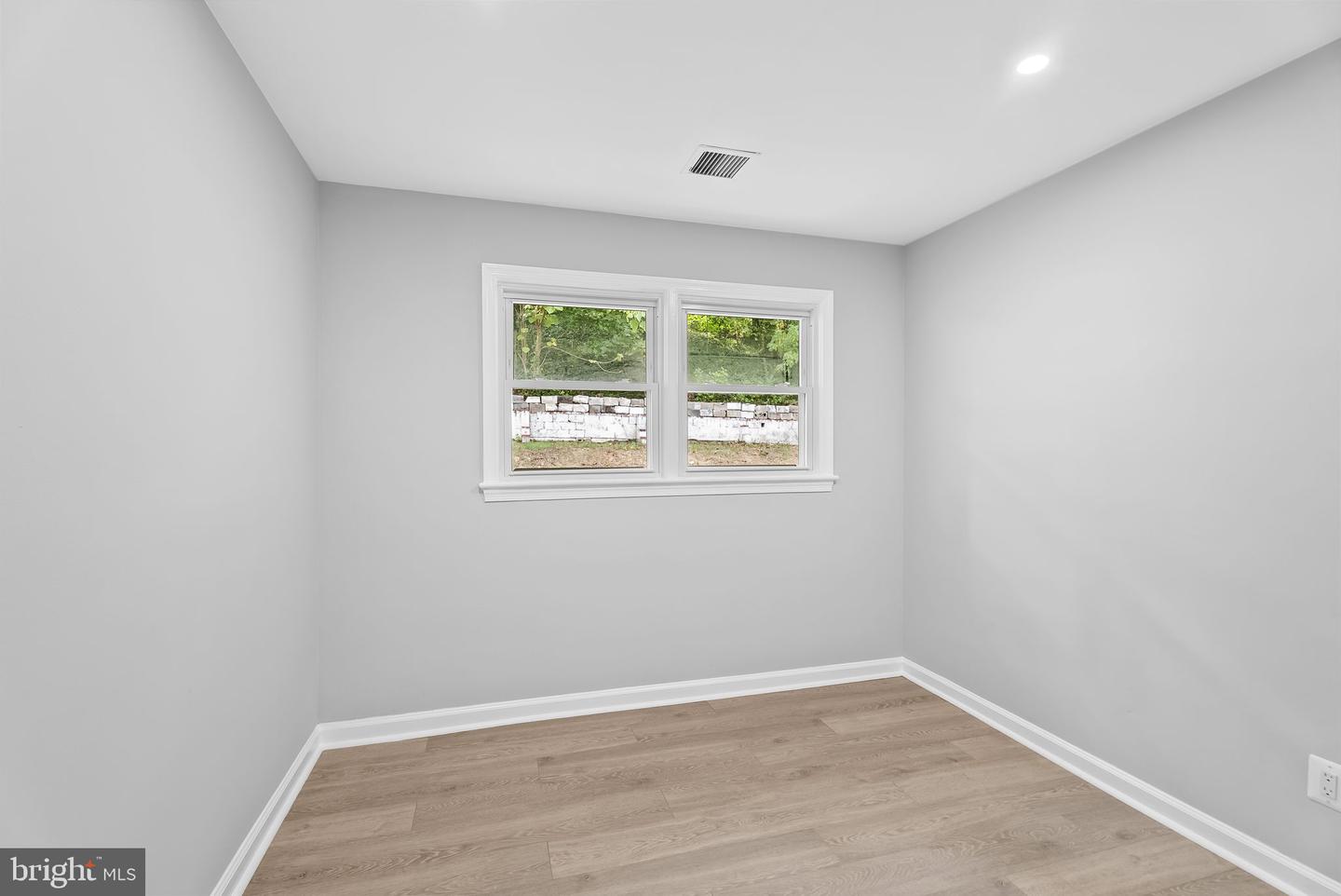 5822 BROOKVIEW DR, ALEXANDRIA, Virginia 22310, 5 Bedrooms Bedrooms, ,2 BathroomsBathrooms,Residential,For sale,5822 BROOKVIEW DR,VAFX2269258 MLS # VAFX2269258