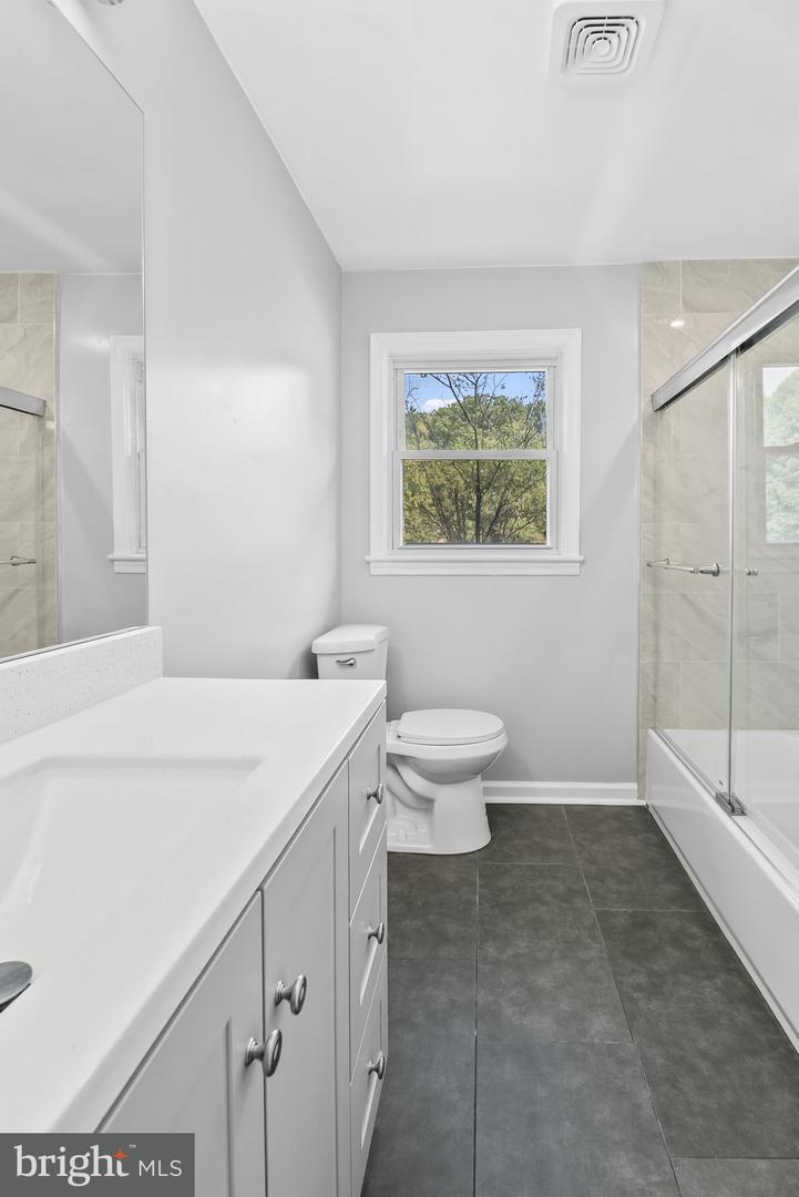 5822 BROOKVIEW DR, ALEXANDRIA, Virginia 22310, 5 Bedrooms Bedrooms, ,2 BathroomsBathrooms,Residential,For sale,5822 BROOKVIEW DR,VAFX2269258 MLS # VAFX2269258