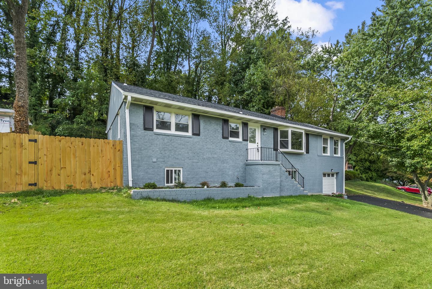 5822 BROOKVIEW DR, ALEXANDRIA, Virginia 22310, 5 Bedrooms Bedrooms, ,2 BathroomsBathrooms,Residential,For sale,5822 BROOKVIEW DR,VAFX2269258 MLS # VAFX2269258