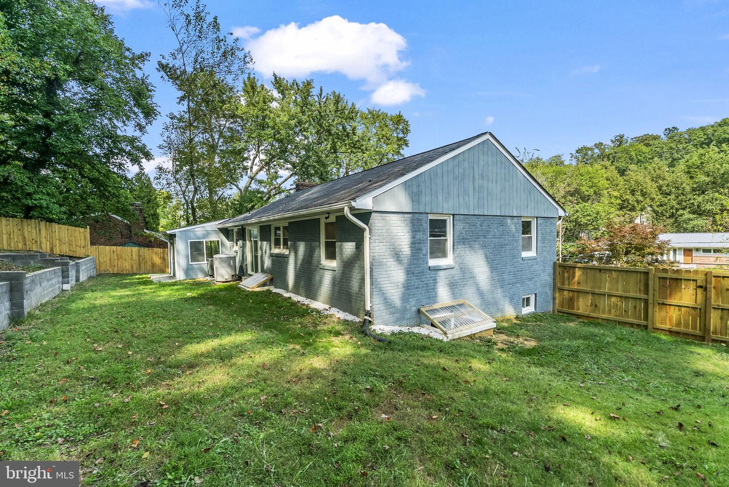 5822 BROOKVIEW DR, ALEXANDRIA, Virginia 22310, 5 Bedrooms Bedrooms, ,2 BathroomsBathrooms,Residential,For sale,5822 BROOKVIEW DR,VAFX2269258 MLS # VAFX2269258