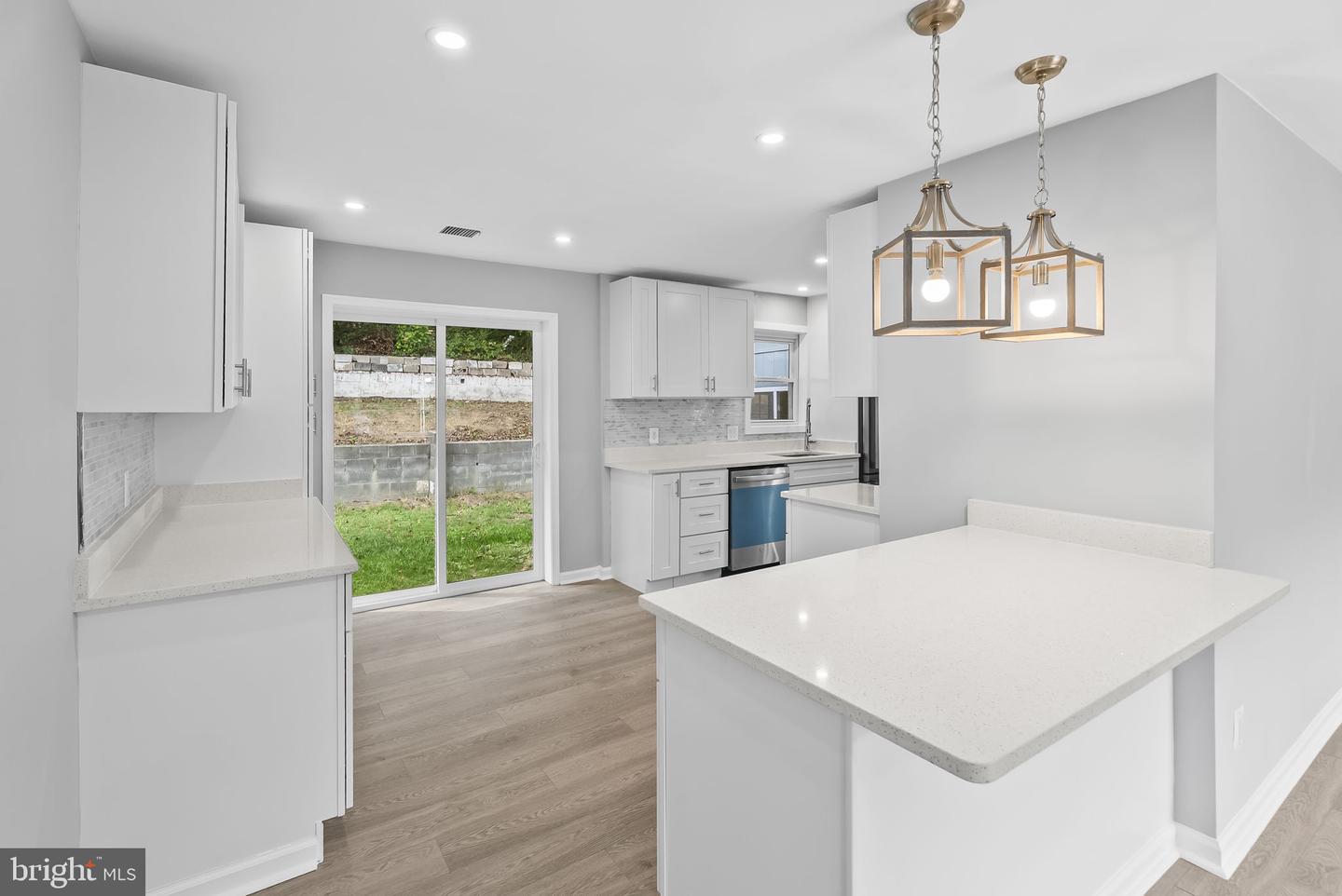 5822 BROOKVIEW DR, ALEXANDRIA, Virginia 22310, 5 Bedrooms Bedrooms, ,2 BathroomsBathrooms,Residential,For sale,5822 BROOKVIEW DR,VAFX2269258 MLS # VAFX2269258