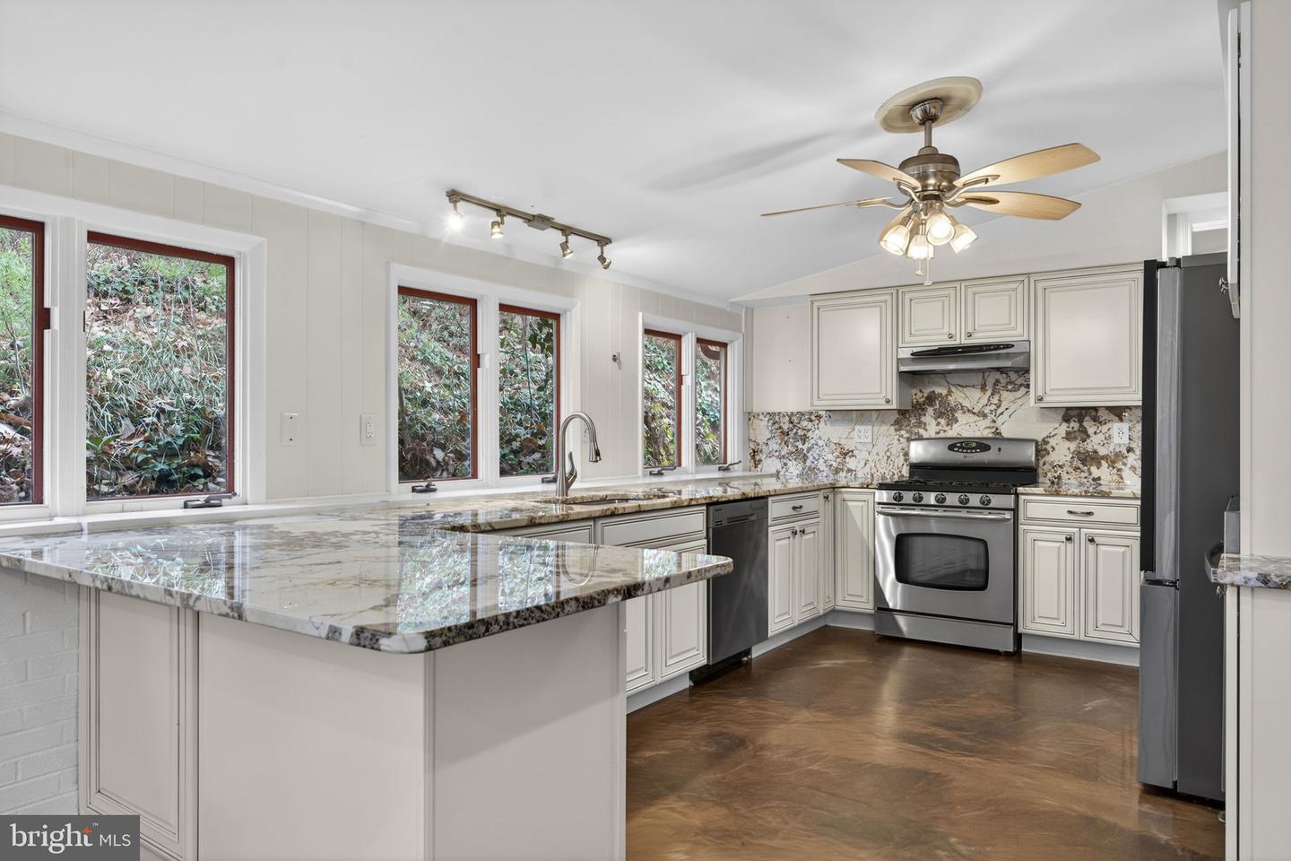 4119 BULL RUN MOUNTAIN RD, THE PLAINS, Virginia 20198, 3 Bedrooms Bedrooms, ,2 BathroomsBathrooms,Residential,For sale,4119 BULL RUN MOUNTAIN RD,VAFQ2019784 MLS # VAFQ2019784