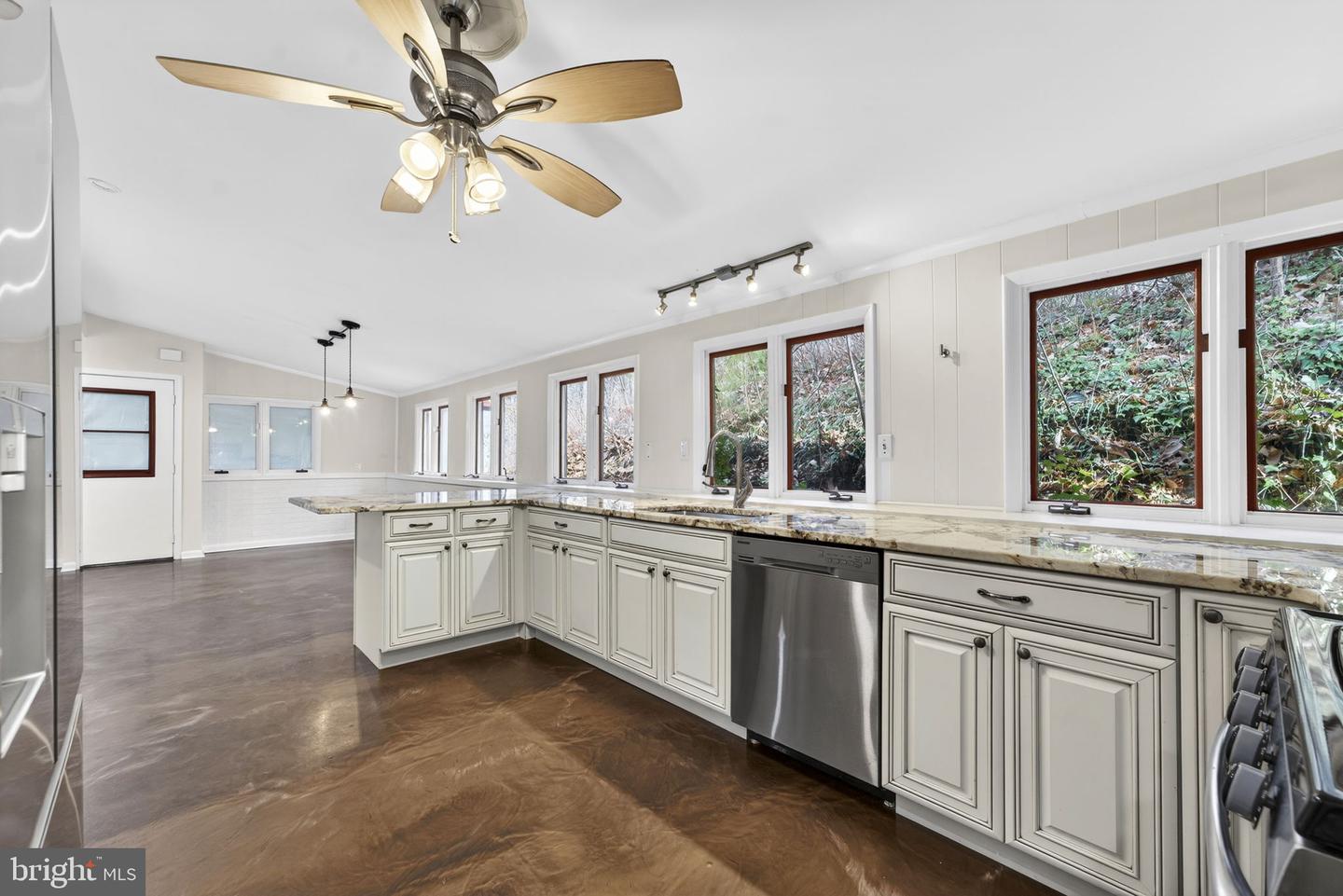 4119 BULL RUN MOUNTAIN RD, THE PLAINS, Virginia 20198, 3 Bedrooms Bedrooms, ,2 BathroomsBathrooms,Residential,For sale,4119 BULL RUN MOUNTAIN RD,VAFQ2019784 MLS # VAFQ2019784