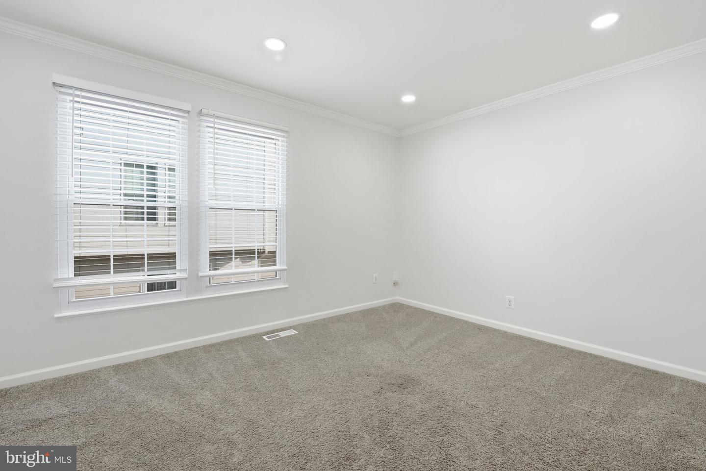 3017 22ND ST S, ARLINGTON, Virginia 22204, 3 Bedrooms Bedrooms, ,2 BathroomsBathrooms,Residential,For sale,3017 22ND ST S,VAAR2067336 MLS # VAAR2067336