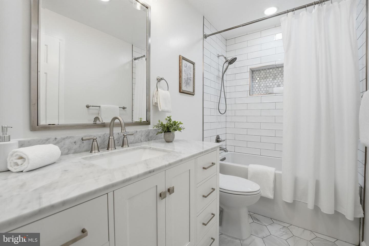 3017 22ND ST S, ARLINGTON, Virginia 22204, 3 Bedrooms Bedrooms, ,2 BathroomsBathrooms,Residential,For sale,3017 22ND ST S,VAAR2067336 MLS # VAAR2067336