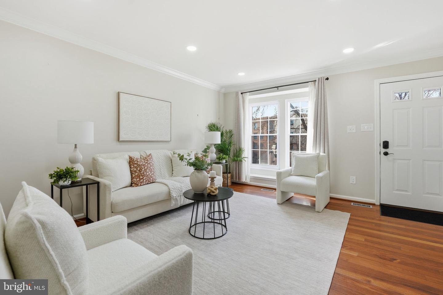 3017 22ND ST S, ARLINGTON, Virginia 22204, 3 Bedrooms Bedrooms, ,2 BathroomsBathrooms,Residential,For sale,3017 22ND ST S,VAAR2067336 MLS # VAAR2067336