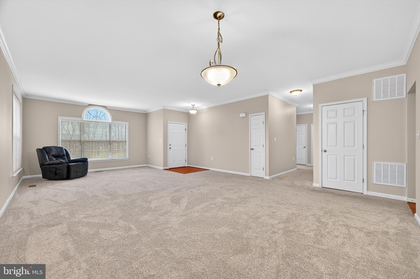 17429 TEDLER CIR, ROUND HILL, Virginia 20141, 3 Bedrooms Bedrooms, ,2 BathroomsBathrooms,Residential,For sale,17429 TEDLER CIR,VALO2113618 MLS # VALO2113618