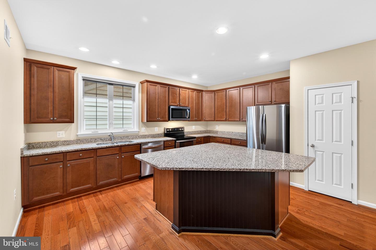 17429 TEDLER CIR, ROUND HILL, Virginia 20141, 3 Bedrooms Bedrooms, ,2 BathroomsBathrooms,Residential,For sale,17429 TEDLER CIR,VALO2113618 MLS # VALO2113618