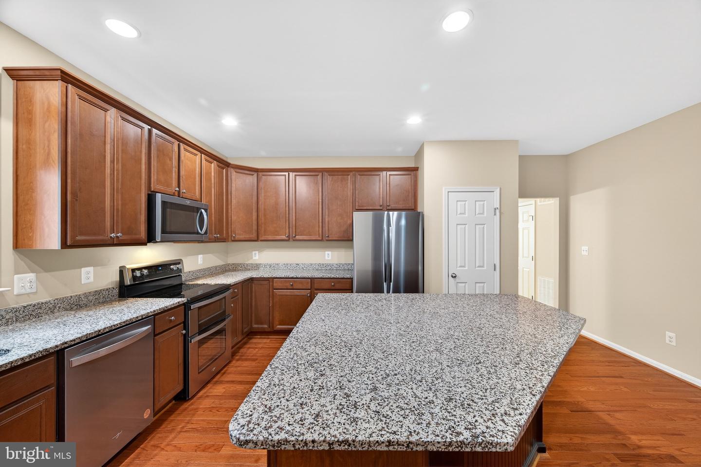 17429 TEDLER CIR, ROUND HILL, Virginia 20141, 3 Bedrooms Bedrooms, ,2 BathroomsBathrooms,Residential,For sale,17429 TEDLER CIR,VALO2113618 MLS # VALO2113618