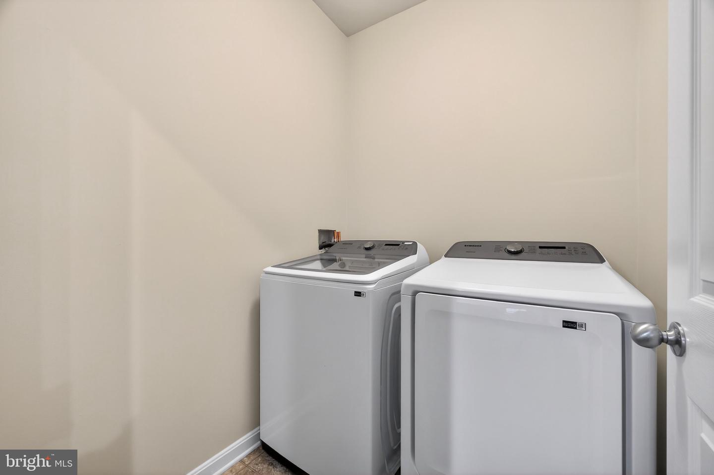 17429 TEDLER CIR, ROUND HILL, Virginia 20141, 3 Bedrooms Bedrooms, ,2 BathroomsBathrooms,Residential,For sale,17429 TEDLER CIR,VALO2113618 MLS # VALO2113618