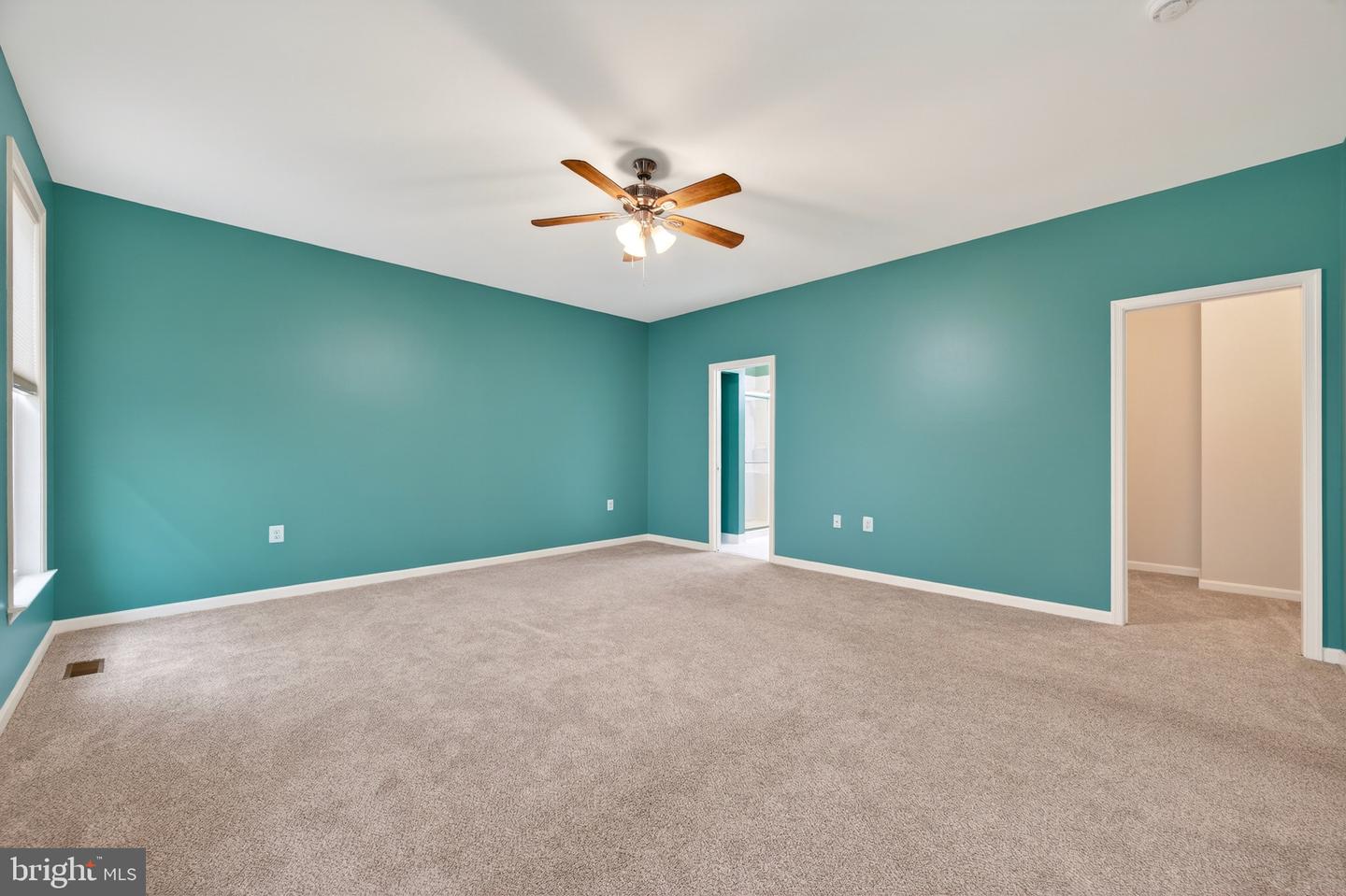 17429 TEDLER CIR, ROUND HILL, Virginia 20141, 3 Bedrooms Bedrooms, ,2 BathroomsBathrooms,Residential,For sale,17429 TEDLER CIR,VALO2113618 MLS # VALO2113618