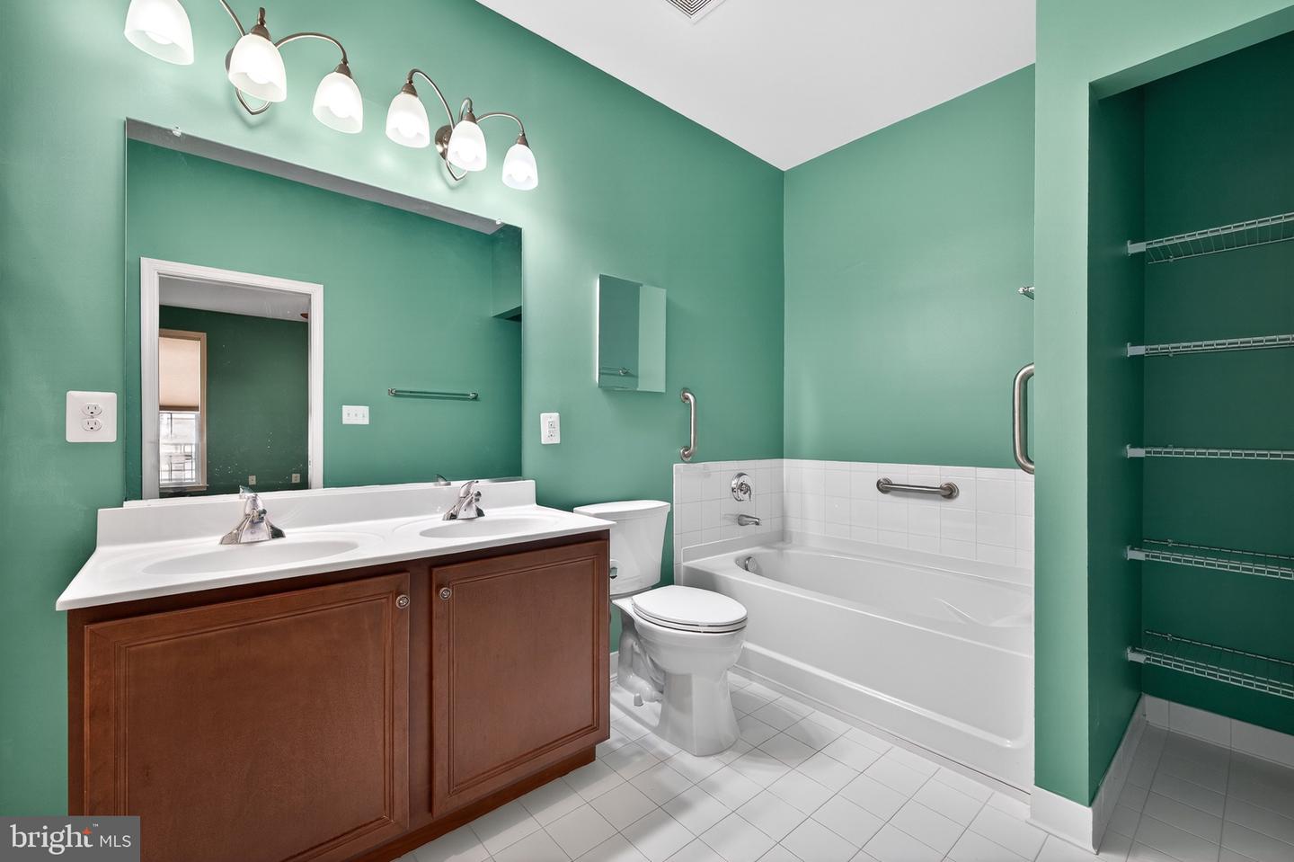 17429 TEDLER CIR, ROUND HILL, Virginia 20141, 3 Bedrooms Bedrooms, ,2 BathroomsBathrooms,Residential,For sale,17429 TEDLER CIR,VALO2113618 MLS # VALO2113618