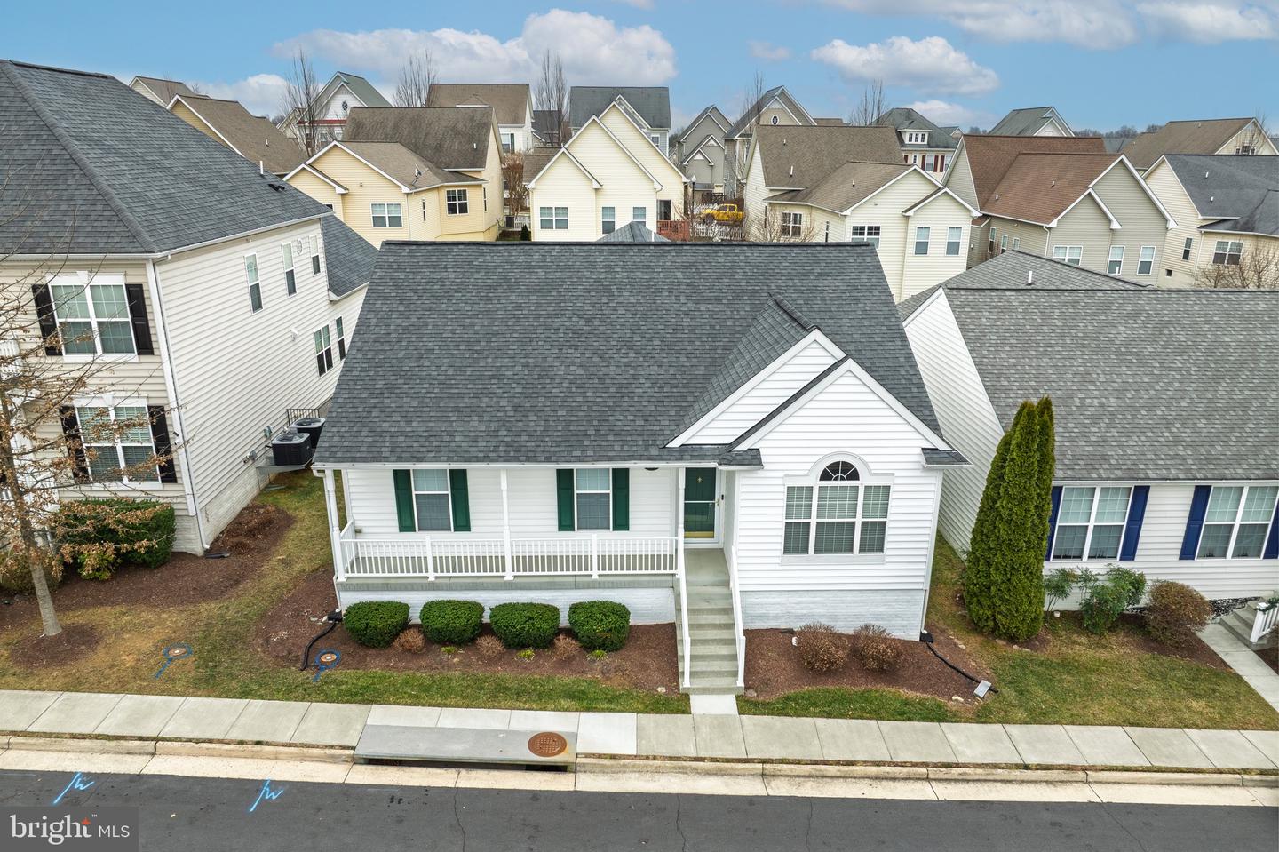 17429 TEDLER CIR, ROUND HILL, Virginia 20141, 3 Bedrooms Bedrooms, ,2 BathroomsBathrooms,Residential,For sale,17429 TEDLER CIR,VALO2113618 MLS # VALO2113618