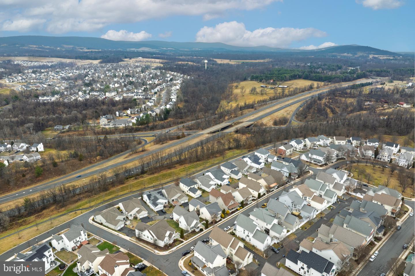 17429 TEDLER CIR, ROUND HILL, Virginia 20141, 3 Bedrooms Bedrooms, ,2 BathroomsBathrooms,Residential,For sale,17429 TEDLER CIR,VALO2113618 MLS # VALO2113618