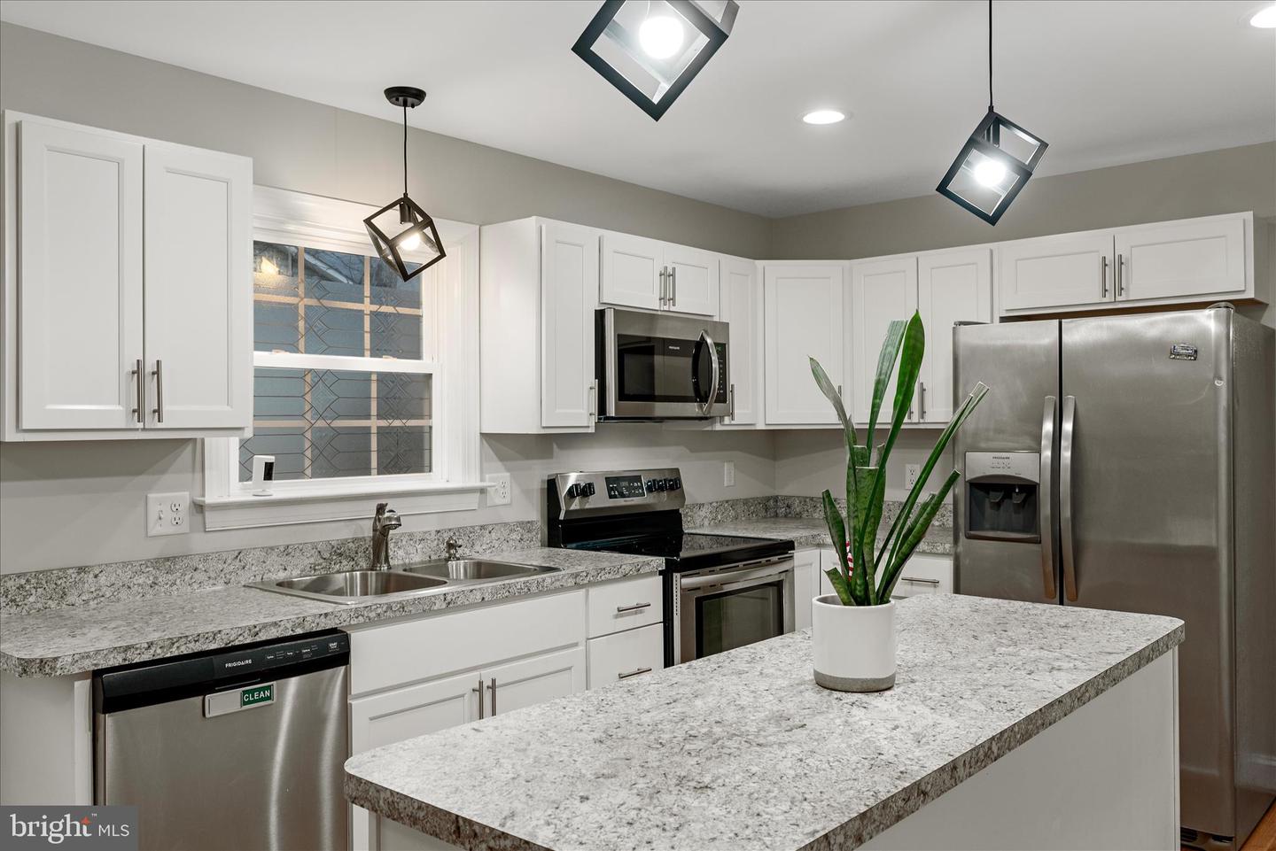 701 HICKORY TRL, WINCHESTER, Virginia 22602, 3 Bedrooms Bedrooms, 6 Rooms Rooms,2 BathroomsBathrooms,Residential,For sale,701 HICKORY TRL,VAFV2038814 MLS # VAFV2038814