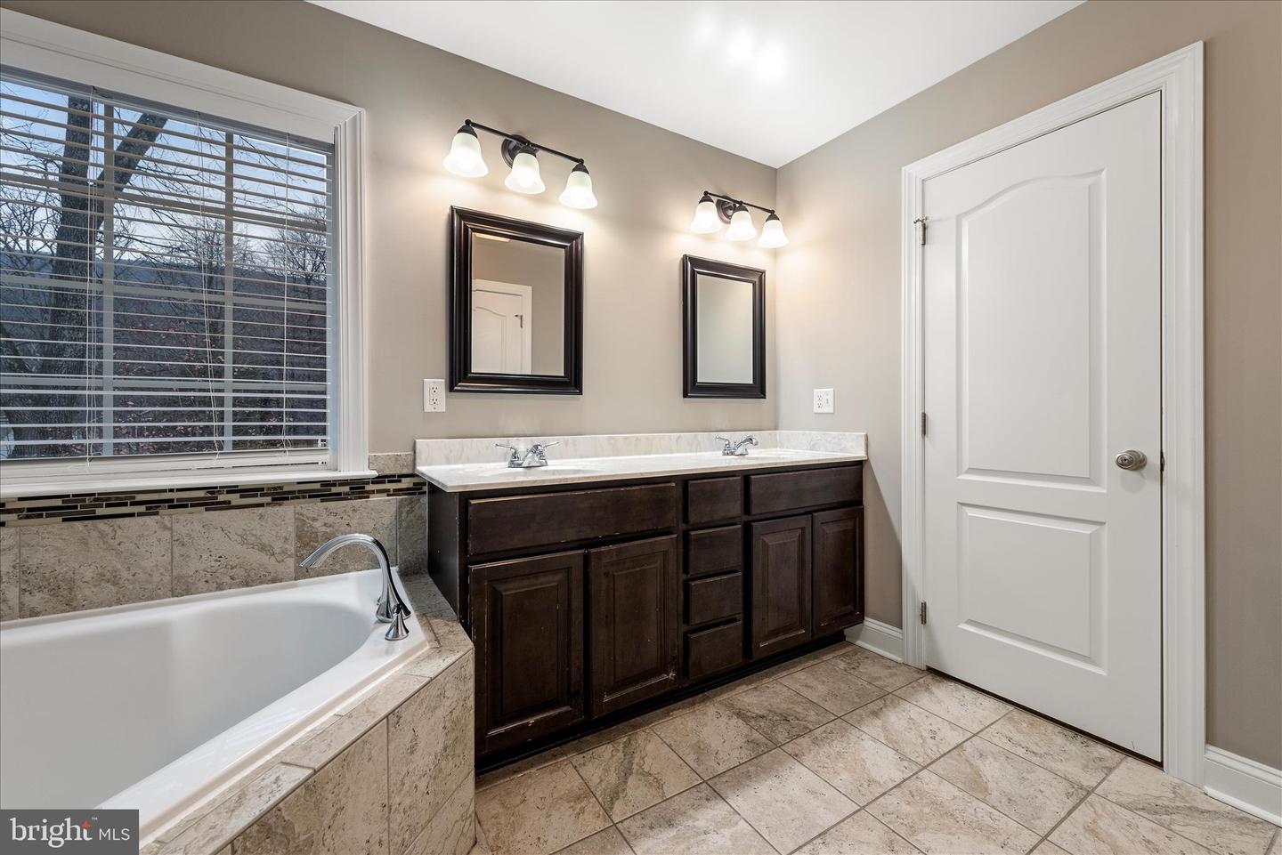 701 HICKORY TRL, WINCHESTER, Virginia 22602, 3 Bedrooms Bedrooms, 6 Rooms Rooms,2 BathroomsBathrooms,Residential,For sale,701 HICKORY TRL,VAFV2038814 MLS # VAFV2038814