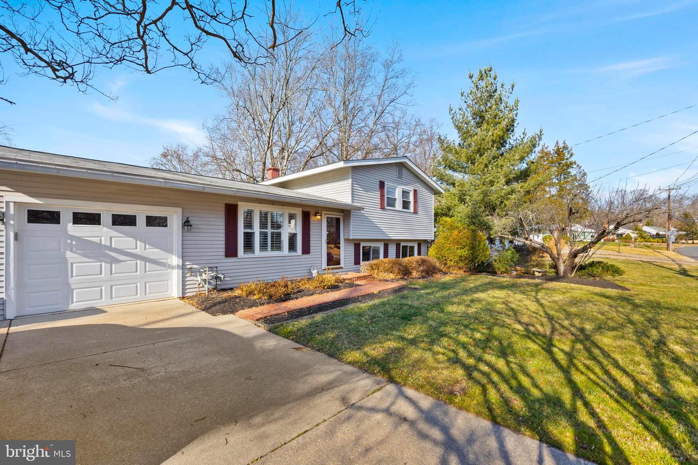 8106 KARL RD, ALEXANDRIA, Virginia 22308, 4 Bedrooms Bedrooms, ,2 BathroomsBathrooms,Residential,For sale,8106 KARL RD,VAFX2285190 MLS # VAFX2285190