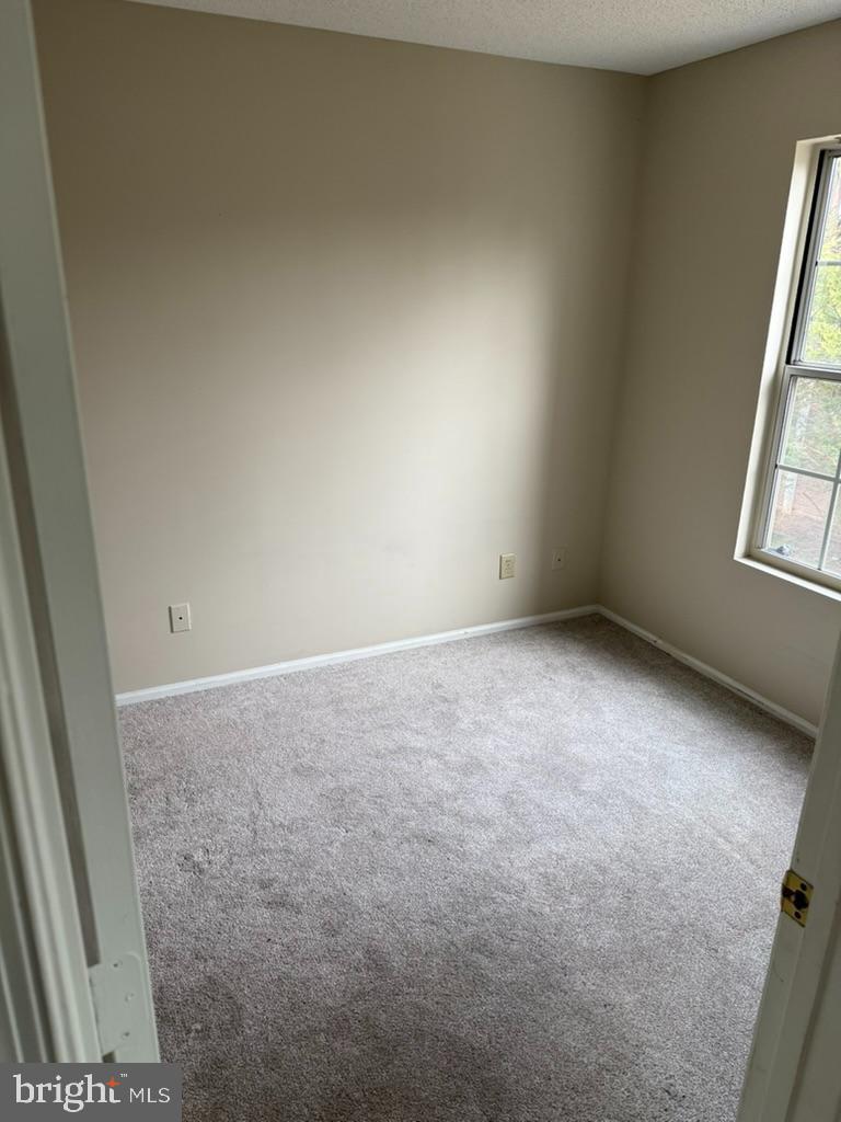 1112 HUNTMASTER TER NE #202, LEESBURG, Virginia 20176, 2 Bedrooms Bedrooms, ,1 BathroomBathrooms,Residential,For sale,1112 HUNTMASTER TER NE #202,VALO2113756 MLS # VALO2113756