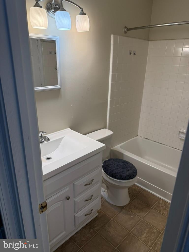 1112 HUNTMASTER TER NE #202, LEESBURG, Virginia 20176, 2 Bedrooms Bedrooms, ,1 BathroomBathrooms,Residential,For sale,1112 HUNTMASTER TER NE #202,VALO2113756 MLS # VALO2113756