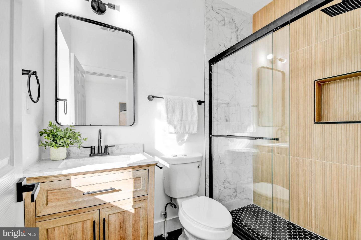 517 FLORIDA AVE NE, WASHINGTON, District Of Columbia 20002, 4 Bedrooms Bedrooms, ,3 BathroomsBathrooms,Residential,For sale,517 FLORIDA AVE NE,DCDC2240878 MLS # DCDC2240878