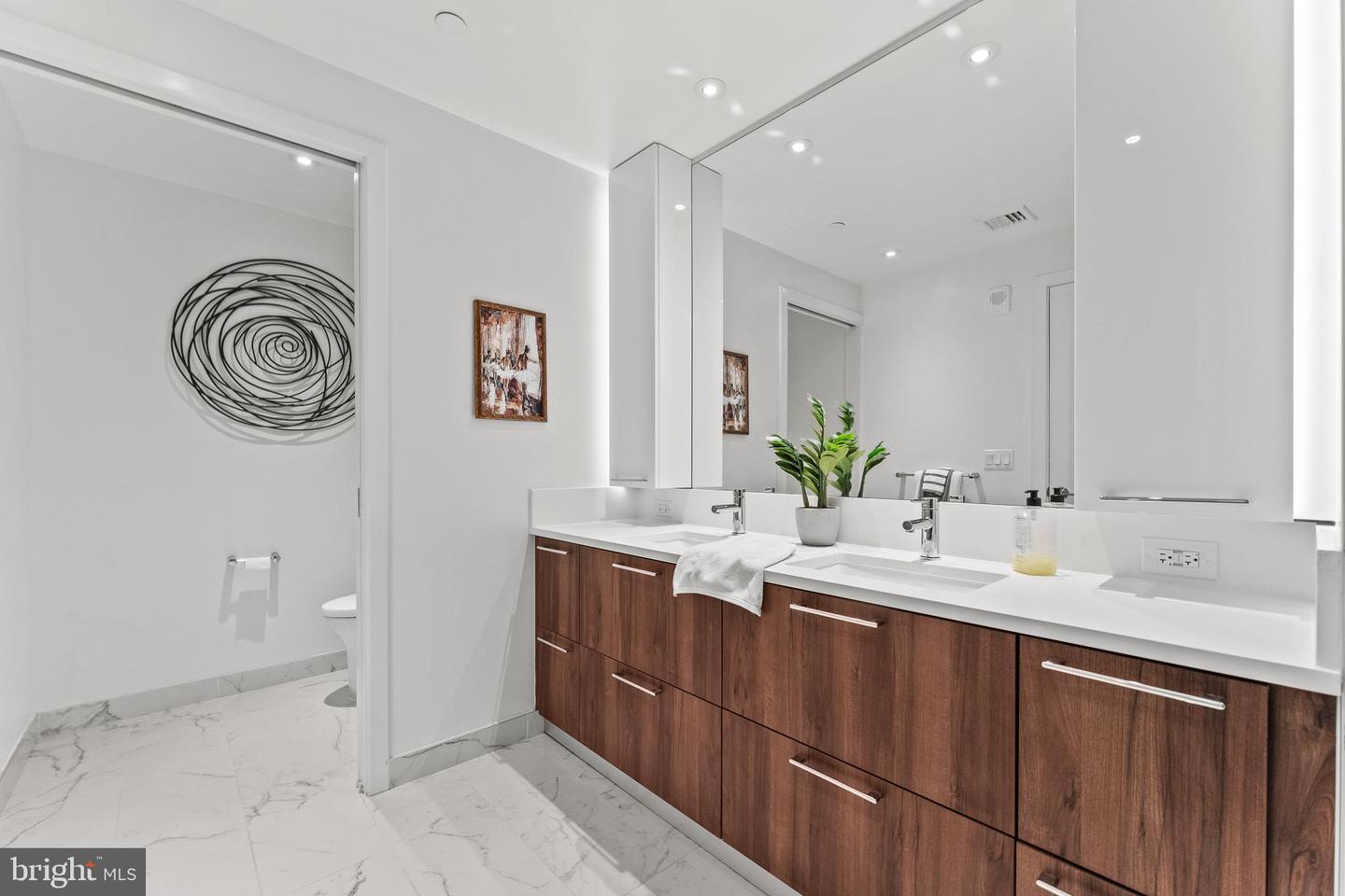 1650 SILVER HILL DR #1706, MCLEAN, Virginia 22102, 2 Bedrooms Bedrooms, ,2 BathroomsBathrooms,Residential,For sale,1650 SILVER HILL DR #1706,VAFX2285234 MLS # VAFX2285234