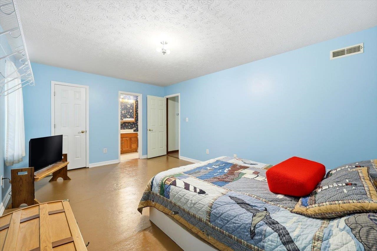 61 HILLANDALE DR, STAUNTON, Virginia 24401, 3 Bedrooms Bedrooms, ,2 BathroomsBathrooms,Residential,61 HILLANDALE DR,672376 MLS # 672376