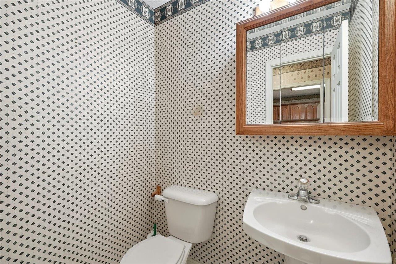 61 HILLANDALE DR, STAUNTON, Virginia 24401, 3 Bedrooms Bedrooms, ,2 BathroomsBathrooms,Residential,61 HILLANDALE DR,672376 MLS # 672376