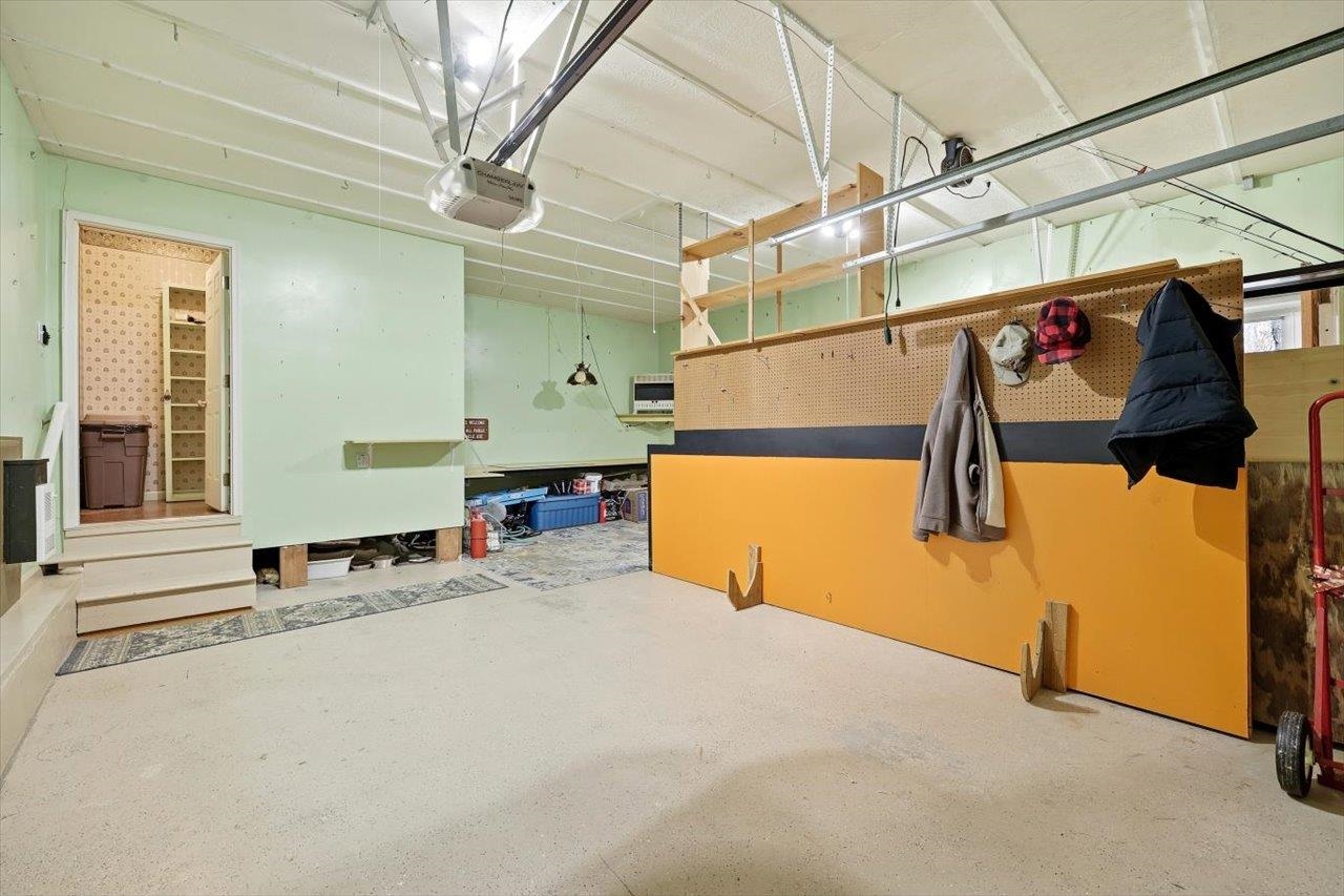 61 HILLANDALE DR, STAUNTON, Virginia 24401, 3 Bedrooms Bedrooms, ,2 BathroomsBathrooms,Residential,61 HILLANDALE DR,672376 MLS # 672376