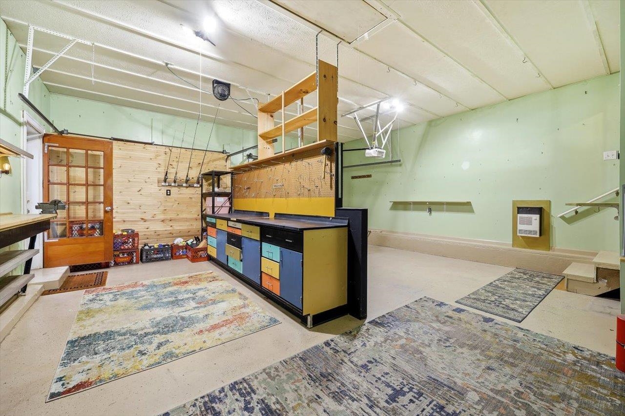 61 HILLANDALE DR, STAUNTON, Virginia 24401, 3 Bedrooms Bedrooms, ,2 BathroomsBathrooms,Residential,61 HILLANDALE DR,672376 MLS # 672376