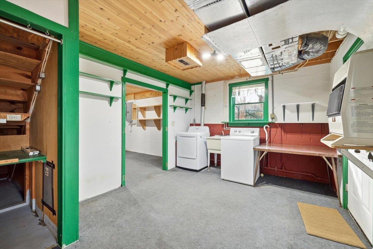 61 HILLANDALE DR, STAUNTON, Virginia 24401, 3 Bedrooms Bedrooms, ,2 BathroomsBathrooms,Residential,61 HILLANDALE DR,672376 MLS # 672376