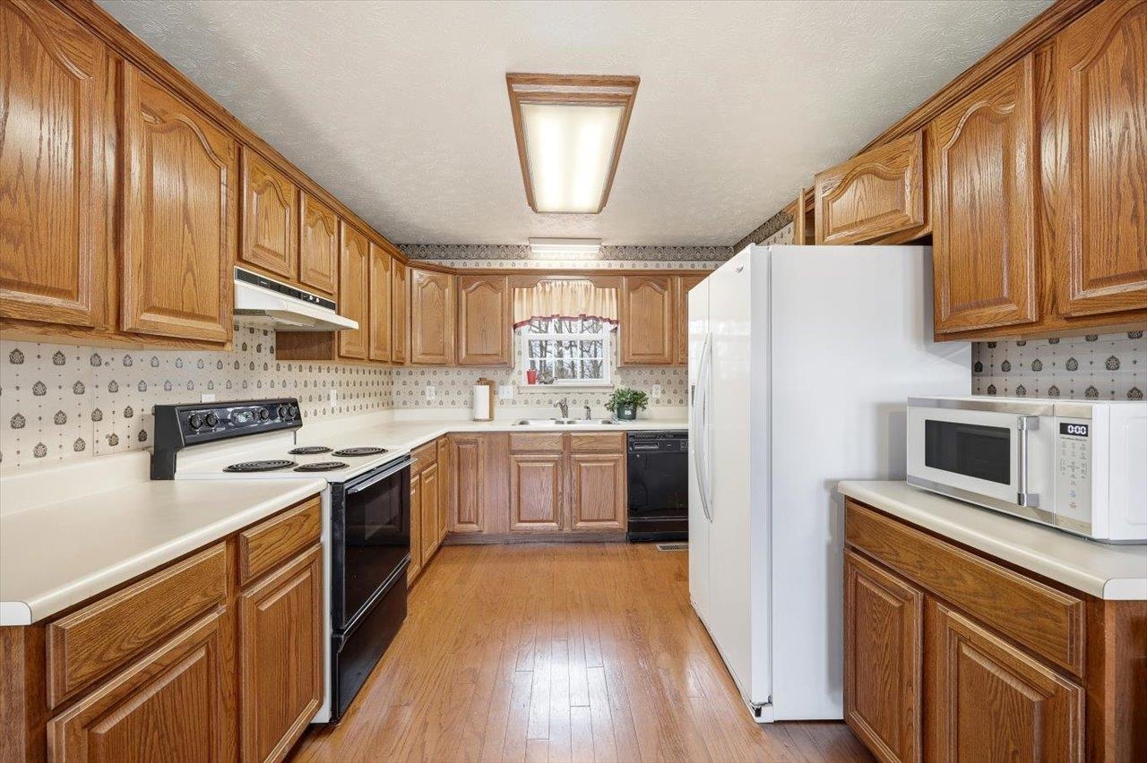 61 HILLANDALE DR, STAUNTON, Virginia 24401, 3 Bedrooms Bedrooms, ,2 BathroomsBathrooms,Residential,61 HILLANDALE DR,672376 MLS # 672376