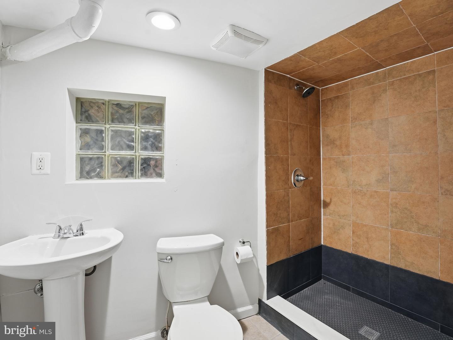 1934 1ST ST NW, WASHINGTON, District Of Columbia 20001, 4 Bedrooms Bedrooms, ,2 BathroomsBathrooms,Residential,For sale,1934 1ST ST NW,DCDC2232112 MLS # DCDC2232112