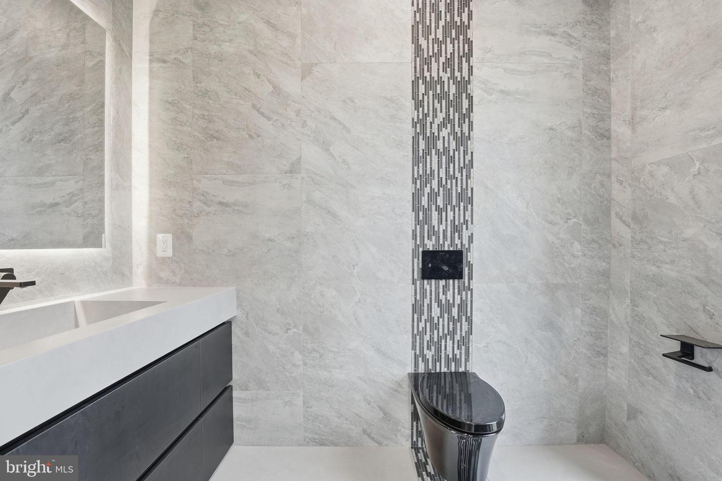 6910 BRIGHT AVE, MCLEAN, Virginia 22101, 6 Bedrooms Bedrooms, 35 Rooms Rooms,6 BathroomsBathrooms,Residential,For sale,6910 BRIGHT AVE,VAFX2282102 MLS # VAFX2282102