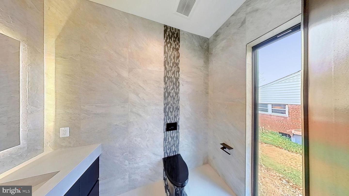 6910 BRIGHT AVE, MCLEAN, Virginia 22101, 6 Bedrooms Bedrooms, 35 Rooms Rooms,6 BathroomsBathrooms,Residential,For sale,6910 BRIGHT AVE,VAFX2282102 MLS # VAFX2282102