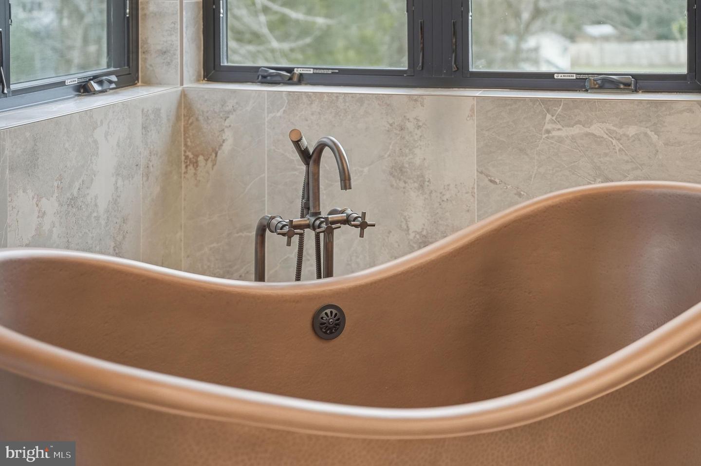 6910 BRIGHT AVE, MCLEAN, Virginia 22101, 6 Bedrooms Bedrooms, 35 Rooms Rooms,6 BathroomsBathrooms,Residential,For sale,6910 BRIGHT AVE,VAFX2282102 MLS # VAFX2282102