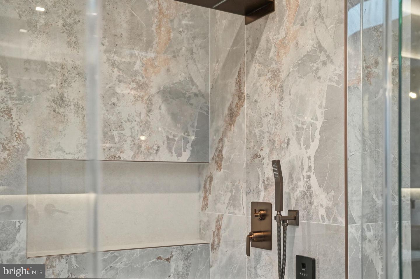 6910 BRIGHT AVE, MCLEAN, Virginia 22101, 6 Bedrooms Bedrooms, 35 Rooms Rooms,6 BathroomsBathrooms,Residential,For sale,6910 BRIGHT AVE,VAFX2282102 MLS # VAFX2282102