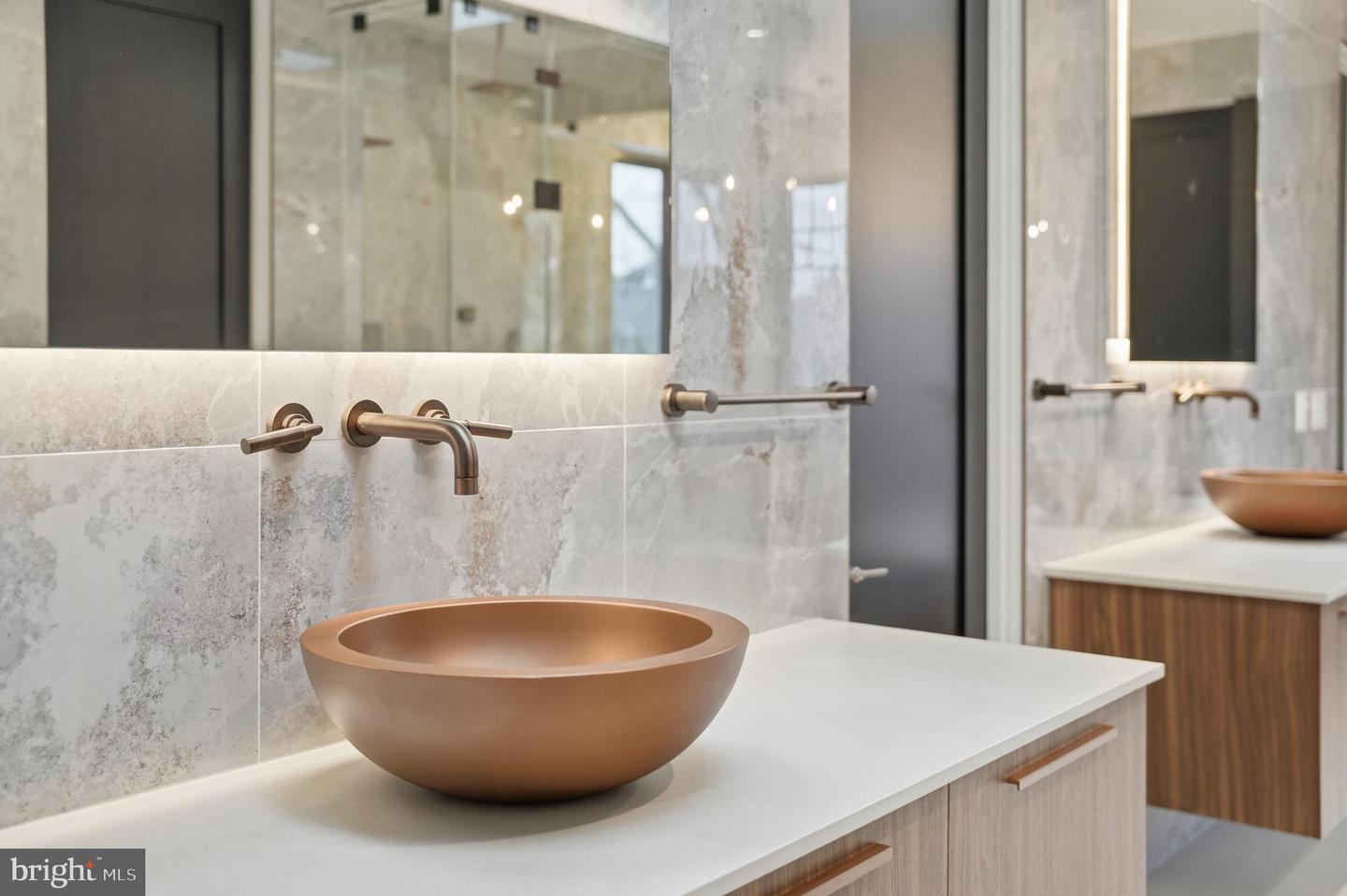 6910 BRIGHT AVE, MCLEAN, Virginia 22101, 6 Bedrooms Bedrooms, 35 Rooms Rooms,6 BathroomsBathrooms,Residential,For sale,6910 BRIGHT AVE,VAFX2282102 MLS # VAFX2282102