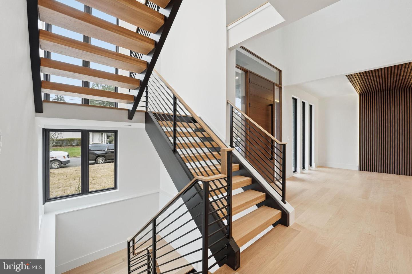 6910 BRIGHT AVE, MCLEAN, Virginia 22101, 6 Bedrooms Bedrooms, 35 Rooms Rooms,6 BathroomsBathrooms,Residential,For sale,6910 BRIGHT AVE,VAFX2282102 MLS # VAFX2282102