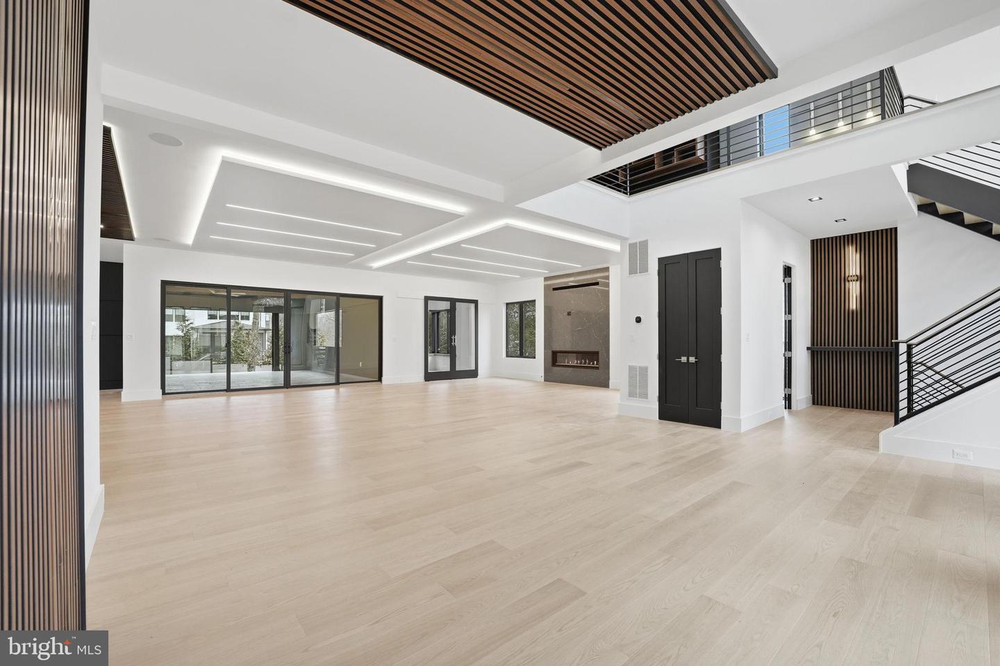 6910 BRIGHT AVE, MCLEAN, Virginia 22101, 6 Bedrooms Bedrooms, 35 Rooms Rooms,6 BathroomsBathrooms,Residential,For sale,6910 BRIGHT AVE,VAFX2282102 MLS # VAFX2282102