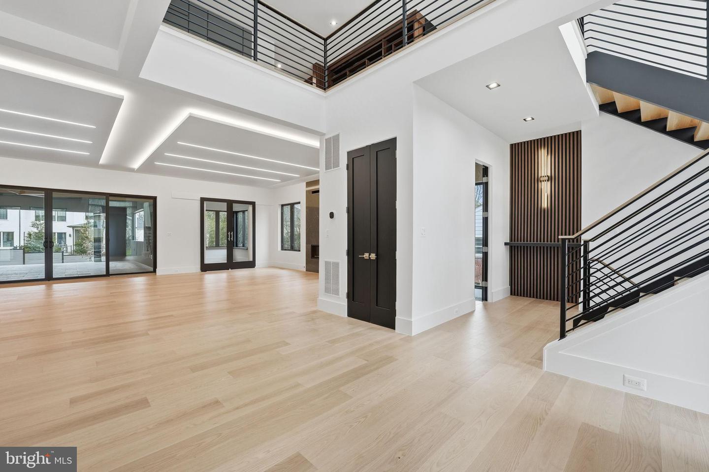 6910 BRIGHT AVE, MCLEAN, Virginia 22101, 6 Bedrooms Bedrooms, 35 Rooms Rooms,6 BathroomsBathrooms,Residential,For sale,6910 BRIGHT AVE,VAFX2282102 MLS # VAFX2282102