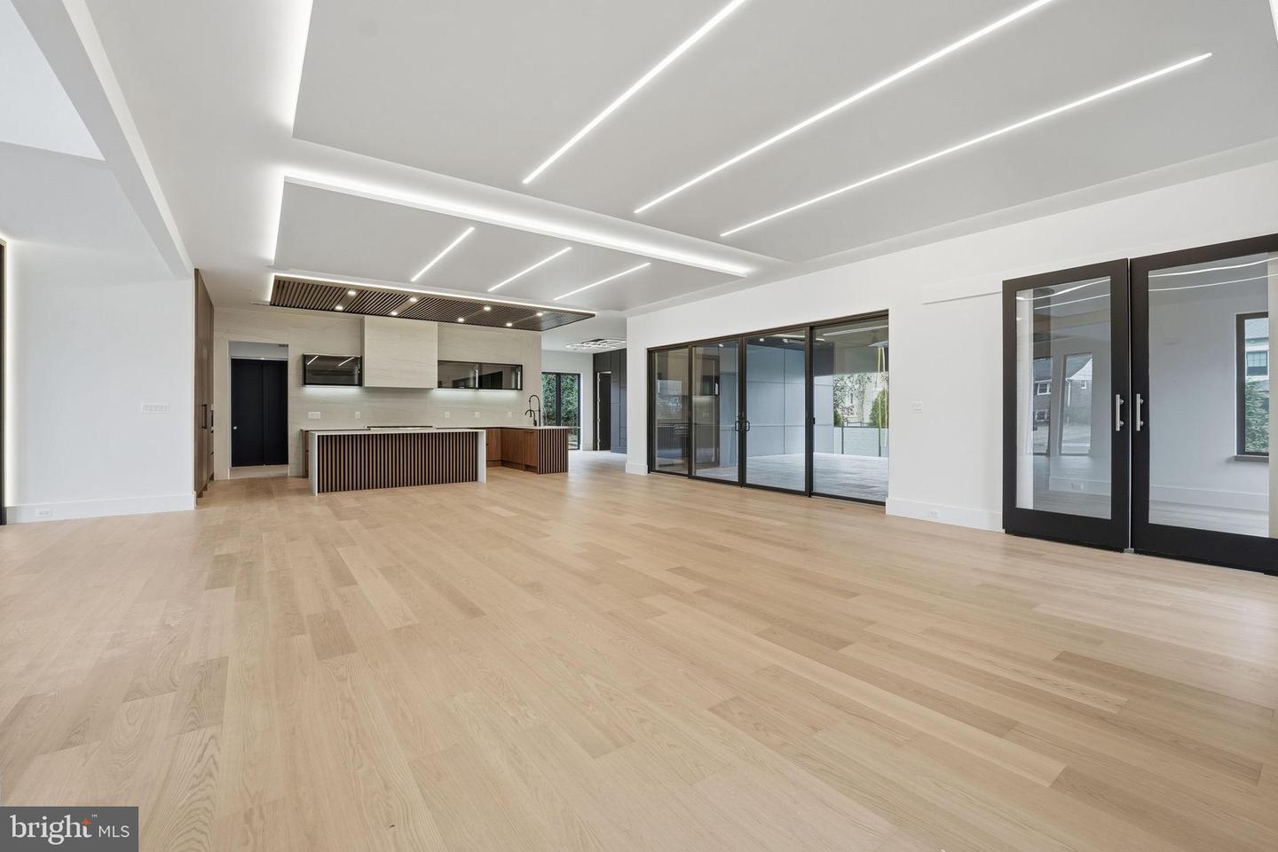 6910 BRIGHT AVE, MCLEAN, Virginia 22101, 6 Bedrooms Bedrooms, 35 Rooms Rooms,6 BathroomsBathrooms,Residential,For sale,6910 BRIGHT AVE,VAFX2282102 MLS # VAFX2282102