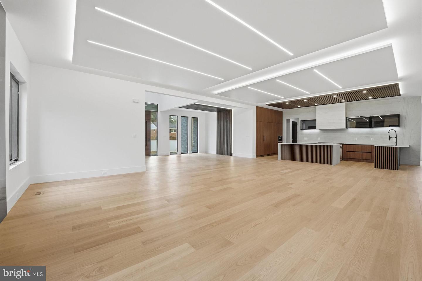 6910 BRIGHT AVE, MCLEAN, Virginia 22101, 6 Bedrooms Bedrooms, 35 Rooms Rooms,6 BathroomsBathrooms,Residential,For sale,6910 BRIGHT AVE,VAFX2282102 MLS # VAFX2282102