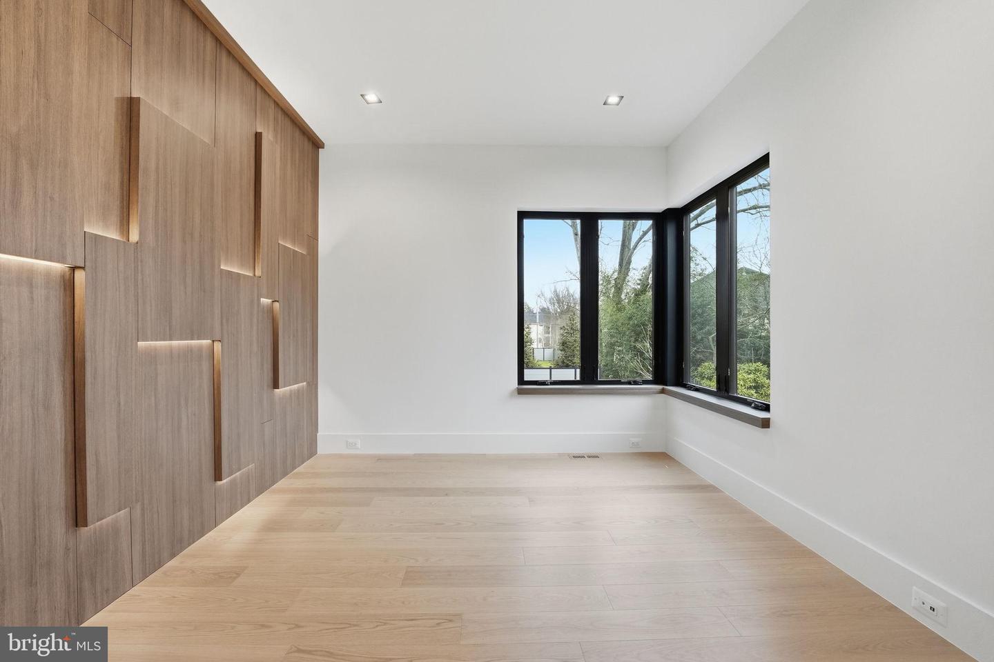 6910 BRIGHT AVE, MCLEAN, Virginia 22101, 6 Bedrooms Bedrooms, 35 Rooms Rooms,6 BathroomsBathrooms,Residential,For sale,6910 BRIGHT AVE,VAFX2282102 MLS # VAFX2282102