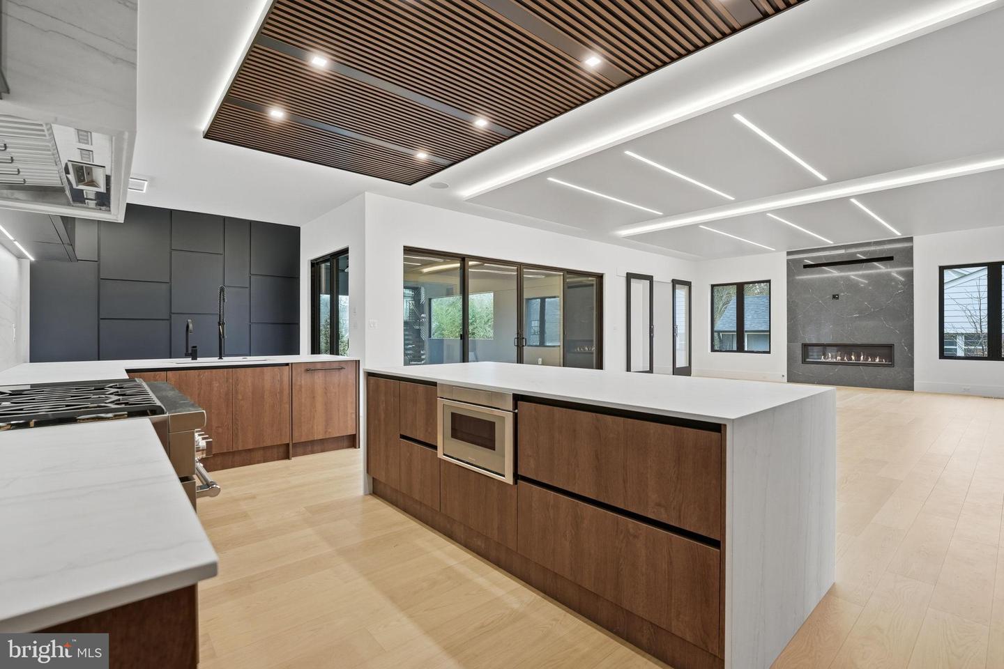 6910 BRIGHT AVE, MCLEAN, Virginia 22101, 6 Bedrooms Bedrooms, 35 Rooms Rooms,6 BathroomsBathrooms,Residential,For sale,6910 BRIGHT AVE,VAFX2282102 MLS # VAFX2282102